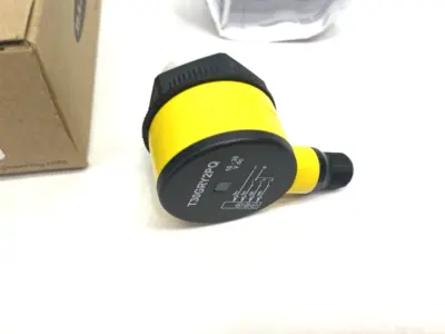 New | in-Stock Banner Engineering EZ-LIGHT Right Angle 30mm Indicator, Panel Mount 3-Color 74052 Light Sources / LED Michigan US | Maverick Industrial Sales #1462910