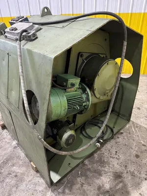 USED ROUNDO ....................... R-4YEAR NEW: ................... 1980