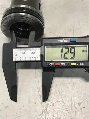 USED VICKERS 25-D20-10