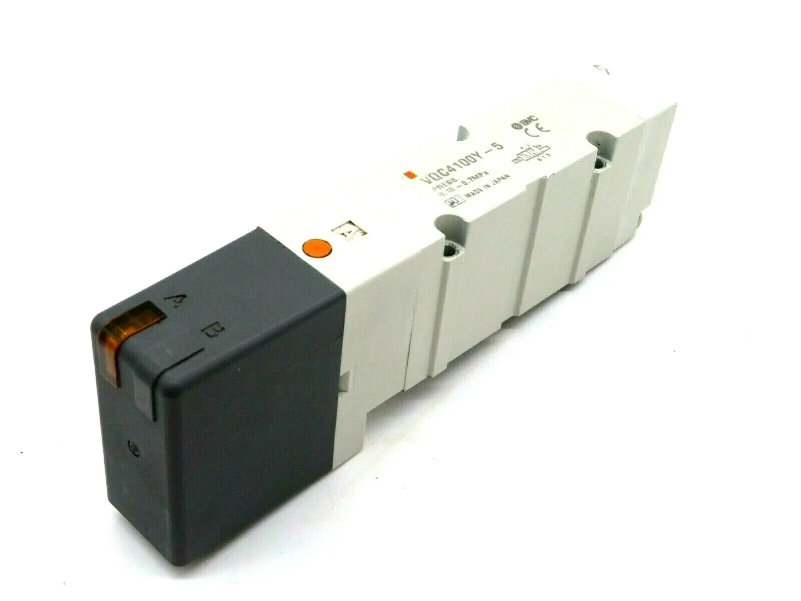 NEW SMC VQC4100Y-5 VALVE PLUG-IN VQC4100Y5