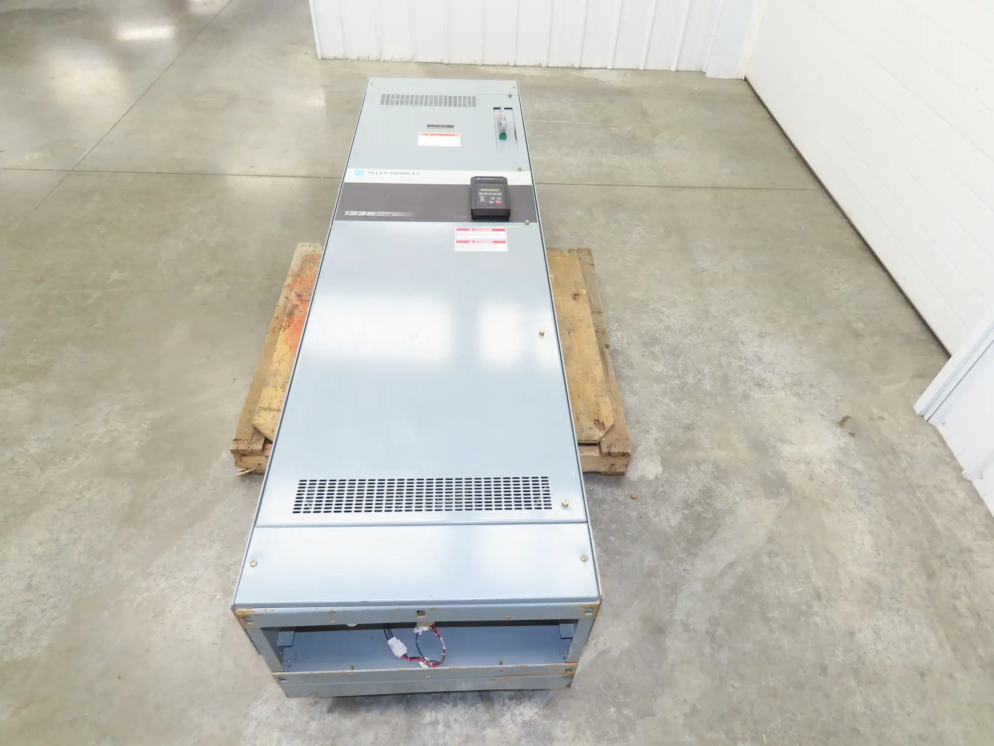 Allen Bradley 1336SB060VAADSGM1CHA2CL6EC AC Drive VFD 75Hp 76kva 460V Enclosure
