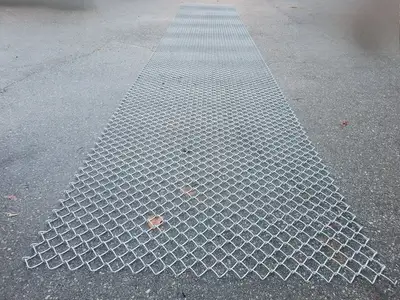 Chain Link Mesh Rolls, 2" x 2", 6 Gauge Galvanized 5' x 30'