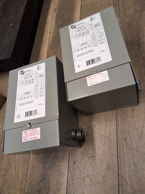 HAMMOND POWER SOLUTIONS Q002ESCF BOOST TRANSFORMER 120/240V 50/60Hz