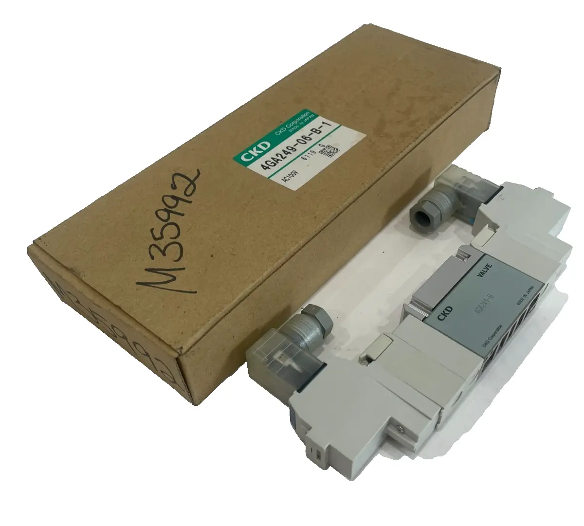 NEW CKD 4GA249-B SOLENOID VALVE 4GA249-06-B-1 4GA249B