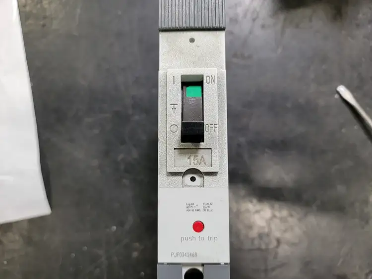 Used GENERAL ELECTRIC NEFBV16TE015R2C Switchgears British Columbia CA | Lenmark #240582