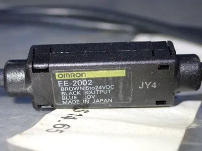 NEW OMRON EE2002