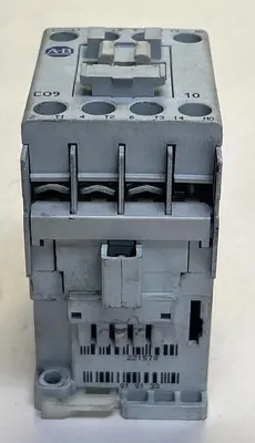 USED ALLEN-BRADLEY 100-C0910