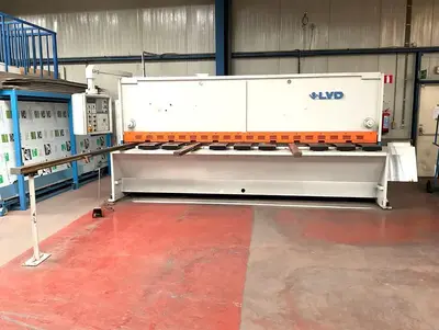 USED LVD MVS-C 4100 X 6 MM CNC