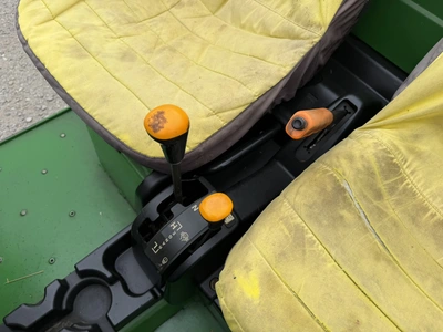 USED 2005 JOHN DEERE HPX