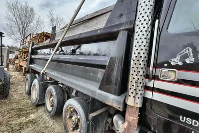 Used 1996 VOLVO QUAD-AXLE Dump trucks Wisconsin US | Proxy Equipment #1378144
