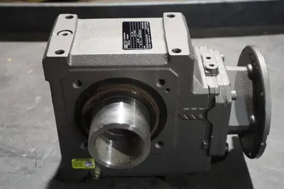 NEW OPEN BOX  Watt Drive SUA507BNA56 Right Angle Reducer 120.11 STOCK S-292