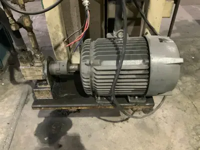 SELMA VERTICAL INDUSTRIAL BALER . STOCK# 1263622