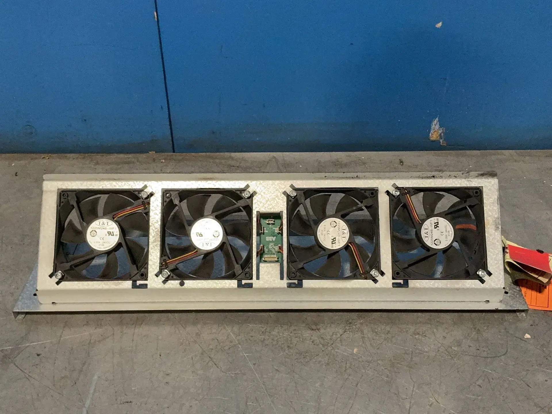 Used _UNKNOWN_ _UNKNOWN_ Electronic Component Fans Ohio US | HGR 24 #1300093