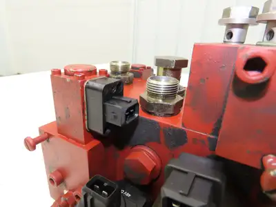 Linde BR 335 Hydraulic 3-Spool Forklift Mast Control Valve Removed From E18C-02