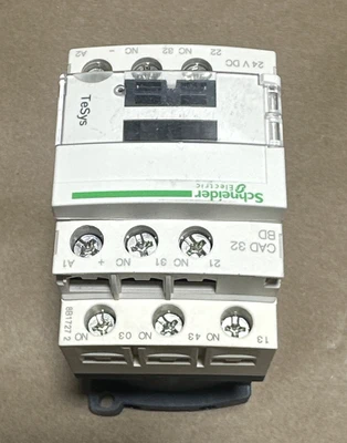 NEW Schneider Electric CAD32BD
