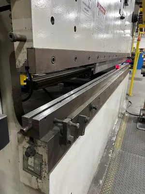 USED ACCURPRESS 717512