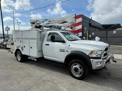 Used 2017 RAM 5500 Bucket (boom) trucks Florida US | Truck and Van Outlet #1509174