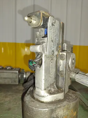 LAMINA PORTABLE DRILL & HYDRAULIC POWER UNIT: STOCK #21301