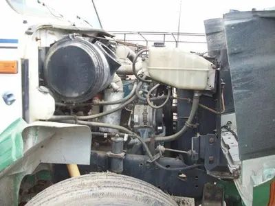 USED 1997 IHC INTERNATIONAL 4900 S/A SERVICE TRUCK