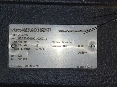 NEW SEW-EURODRIVE R137DRE180M4/RI