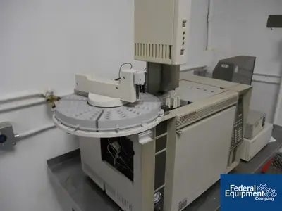 Used Hewlett Packard Hewlett Packard Gas Chromatograph, Model 5890 Chromatography Data Systems California US | Federal Equipment Company #1704439