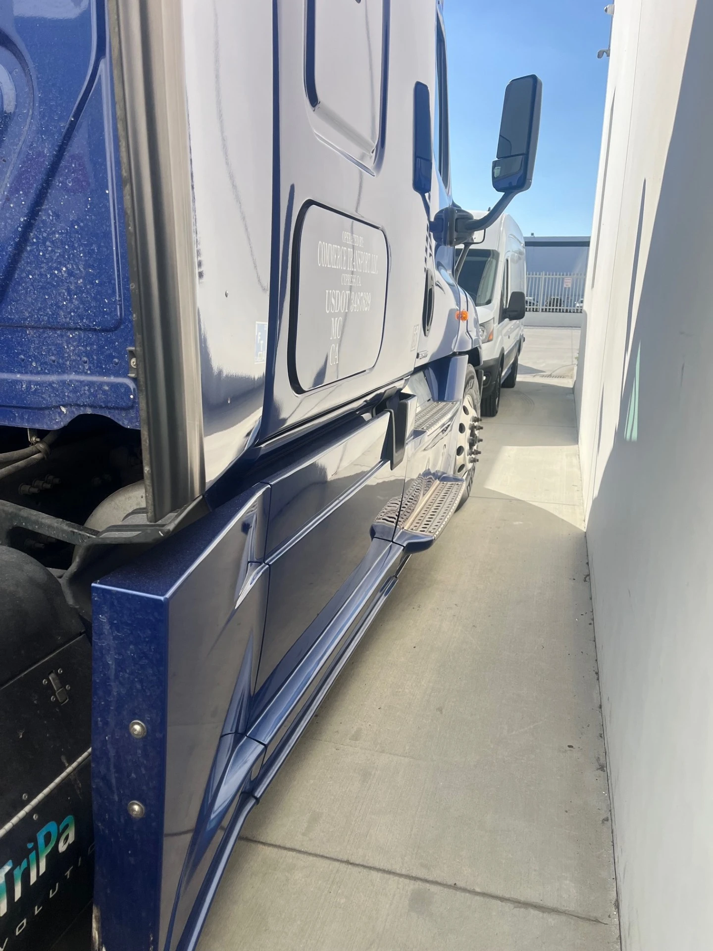 USED 2017 Freightliner Cascadia Evolution "i" Class 125 Deisel Sleeper Misc Trucks