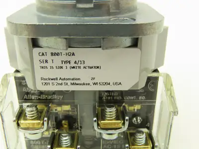 Allen Bradley 800T-H2A Selector Switch 2 Position Maintained 30mm Lot 2
