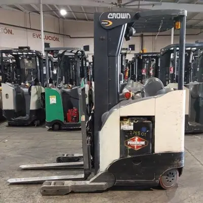 USED 2016 CROWN RR5725-45