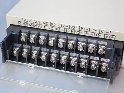 NEW OMRON C200HDA001