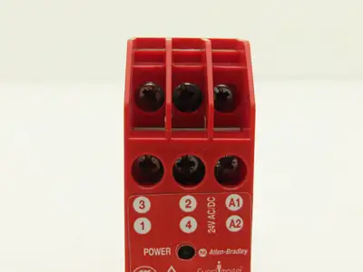 Allen Bradley 440N-S32013 Guardmaster Sipha Safety Control Relay 24V Ser B