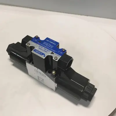 USED TOKIMEC DG4V-3-6C-M-P7-H-7-52