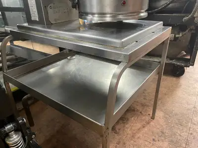 Used Groen Used Groen TDB/7-40 Electric Tilting Stainless Steel Steam Kettle 40qt 208V 3Ph Cooking Kettles Illinois US | Falcon Restaurant Supply #1375912