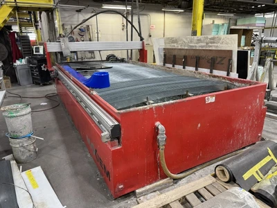 USED 2011 OMAX MAXIEM 2040