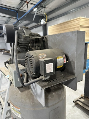 Used INGERSOLL RAND 2475N7.5 TYPE 30 Tank Mounted Air Compressors South Dakota US | Machinesused.com #1334056