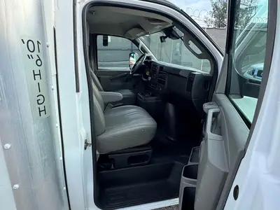 Used 2019 GMC SAVANA CUTAWAY Box trucks Florida US | Truck and Van Outlet #1509156