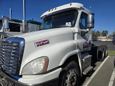 USED 2016 FREIGHTLINER CASCADIA 125