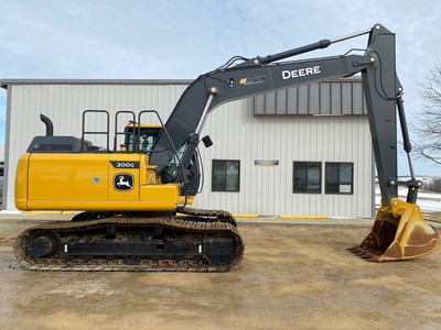 USED 2024 Deere 200 G