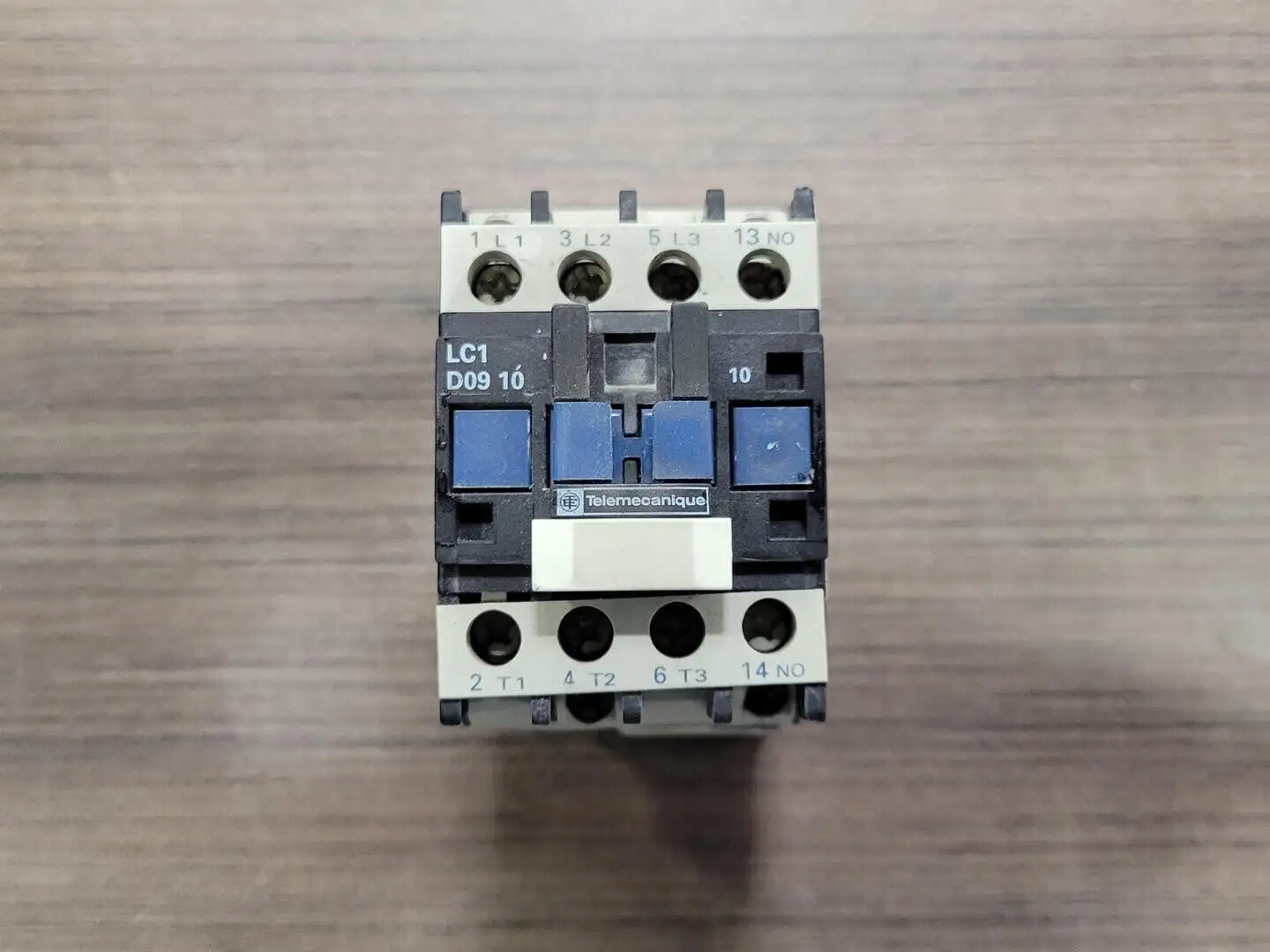 USED TELEMECANIQUE LC1D0910F7
