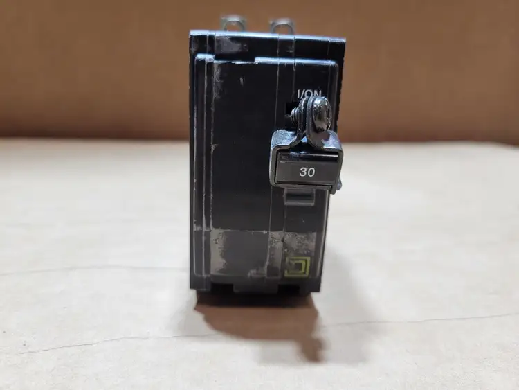 Used SQUARE D QOB230 Switchgears British Columbia CA | Lenmark #835844
