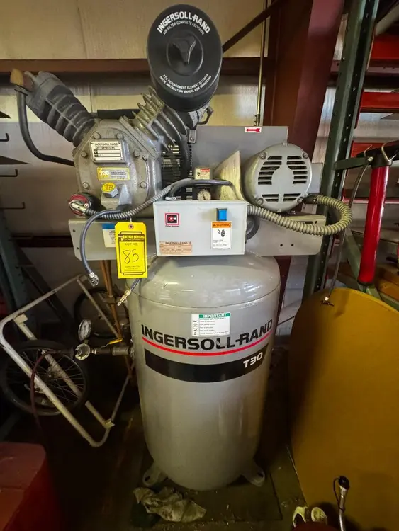 Used _UNKNOWN_ _UNKNOWN_ Tank Mounted Air Compressors Ohio US | Myron Bowling Auctioneers Inc #1504220