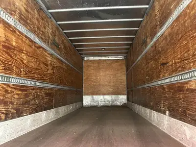 2005 Hyundai 28 ft Dry Van Trailer - Roll up Door, Single Axle