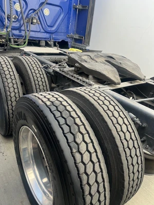 2017 Freightliner Cascadia Evolution "i" Class 125 Deisel Sleeper _UNKNOWN_ Road Tractor | Iron Listing (9)