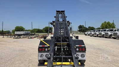 New | in-Stock 2026 INTERNATIONAL HX Conventional trucks Texas US | Roll Off Truck World #1491826