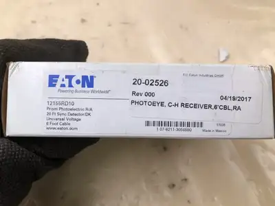 Eaton 20-02526 Thru-Beam Receiver / Photoelectric Sensor w/ 6ft Cable -NIB