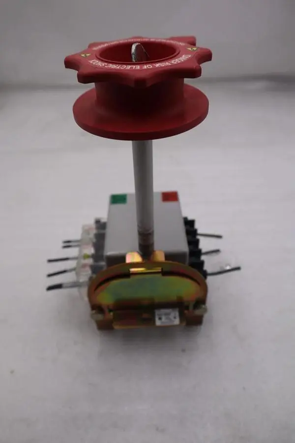 Allen-Bradley 194RF-NC030* Ser A Fused Disconnect Switch Mounted STOCK L-743-A