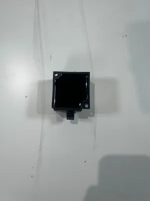 USED OMRON V680S-HMD63-PNT