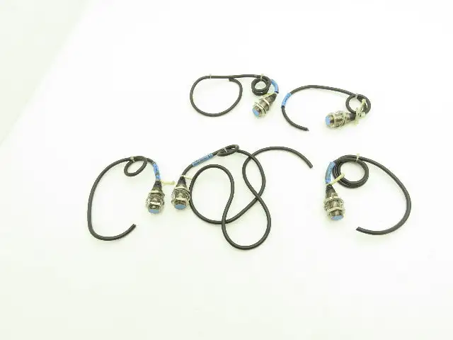 Keyence EV-118M Proximity Sensor  Lot of 5