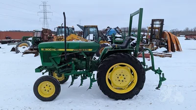 USED 1986 JOHN DEERE 900HC