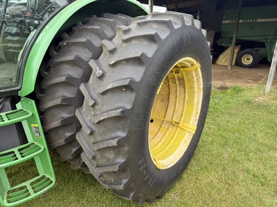 USED 2013 JOHN DEERE 6140D