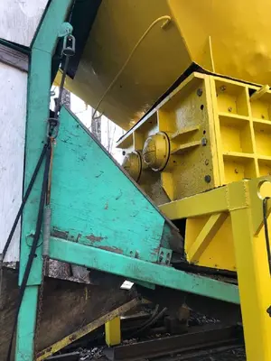 Portable Mac Saturn 400 HP Dual Shaft Shredder / Recirculating Conveyor